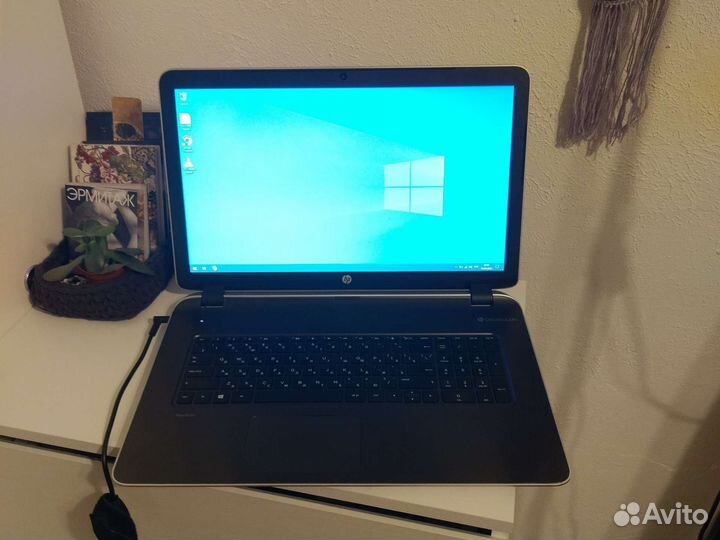 Большой ноутбук HP 17 дюймов / i3 / 6GB / 620GB
