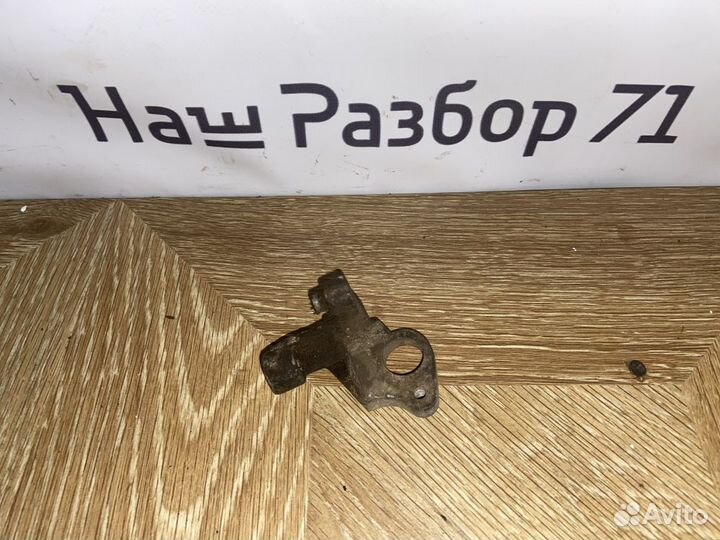 Кронштейн датчика коленвала шевроле ланос lanos
