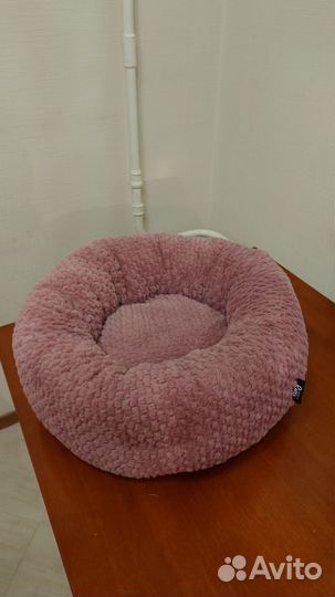 Лежанка для кошек новая