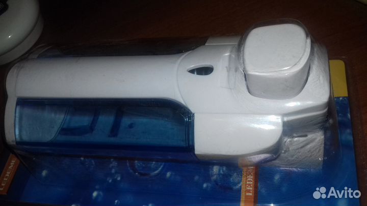 Дозатор для жидкого мыла настенный