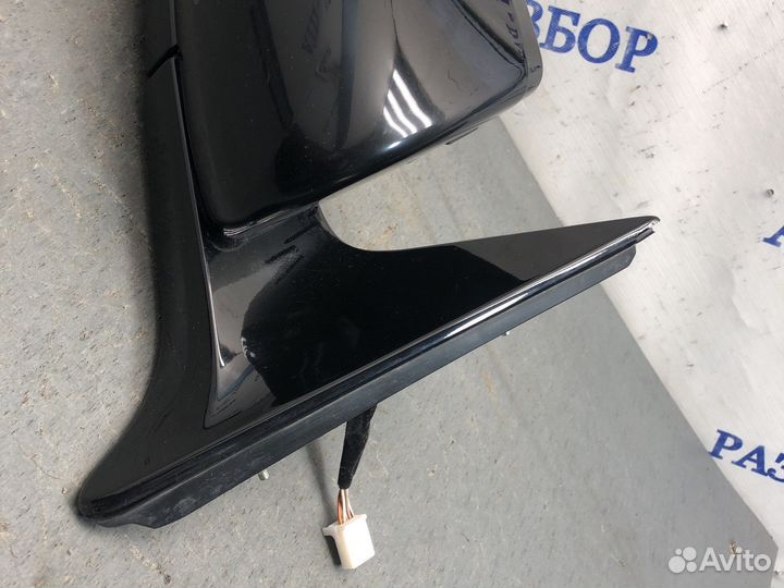 Правое зеркало Genesis 2