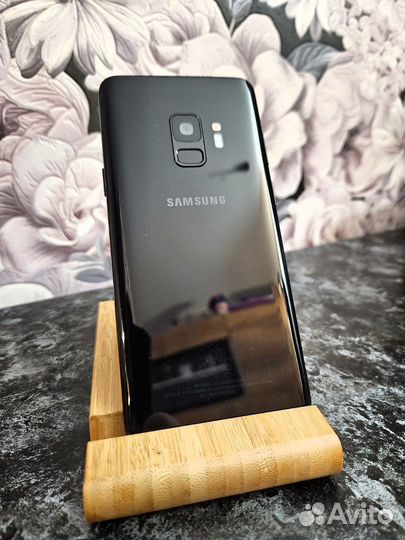 Samsung Galaxy S9, 4/64 ГБ