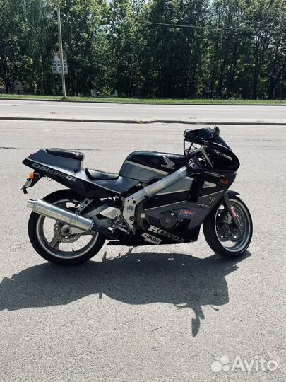 Honda CBR 400rr