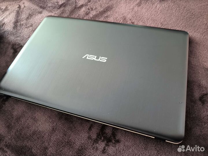 Ноутбук asus