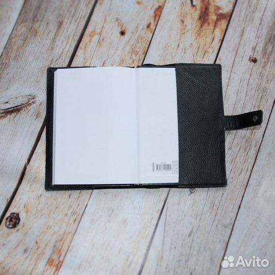 Ежедневник в кожаной обложке