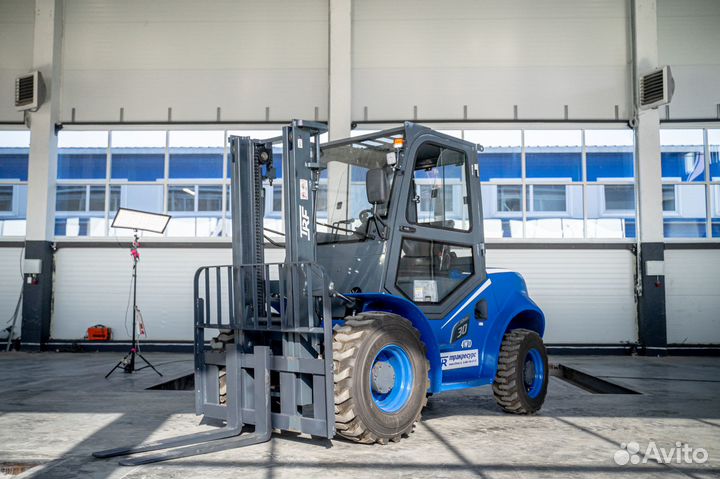 Вилочный погрузчик TRF D30-4i4WD, 2024