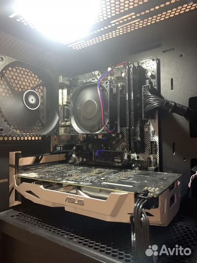 AM4 Материнская плата Asrock Athlon 200GE