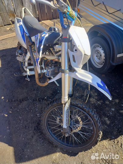 Питбайк Motooland 140 кубов