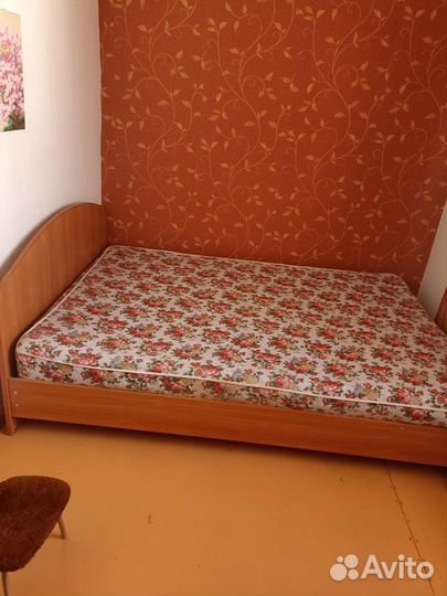 Кровать двухспальная с матрасом бу 160 200