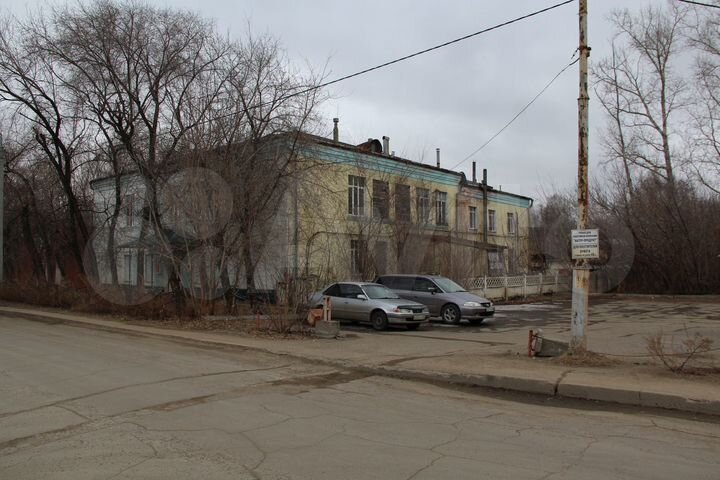 Дом 1643 м² на участке 6 сот.