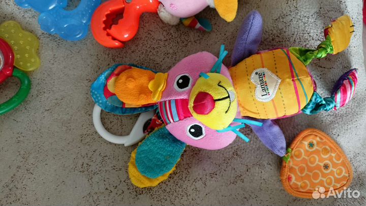 Игрушки подвески и прорезыватели