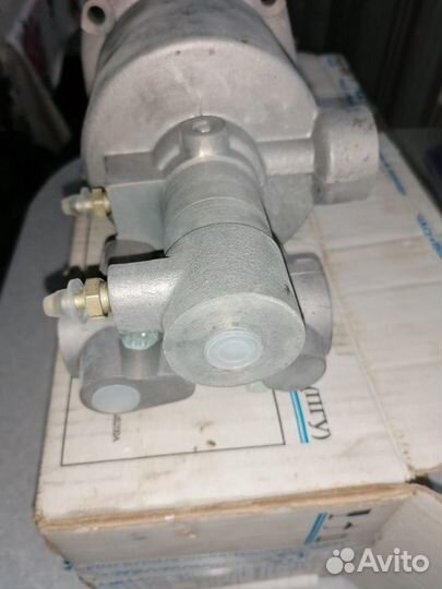 Пневмогидроусилитель привода сцепления