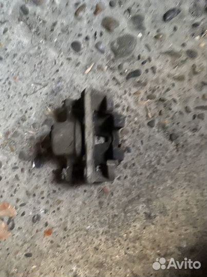 Суппорт toyota vitz