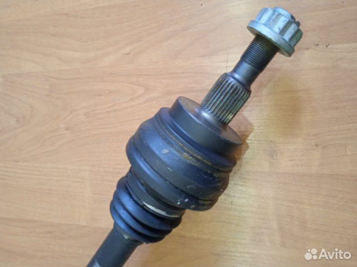 Привод (полуось, приводной вал) задний Mercedes