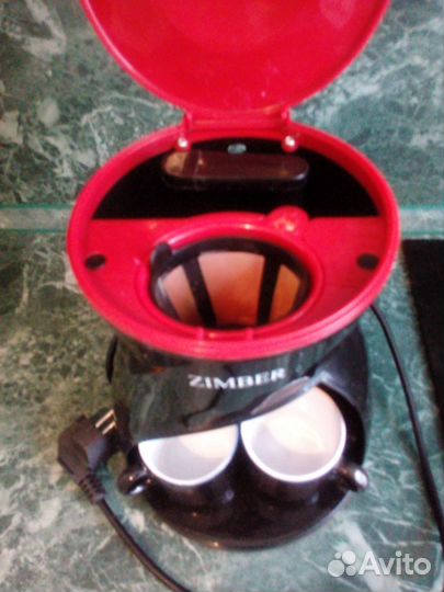 Электрическая кофеварка на две чашки