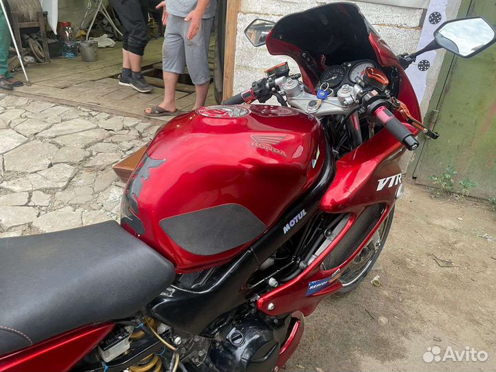 Honda VTR1000f Firestorm