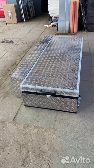 Подиум для гроба в ритуальный автомобиль катафалк