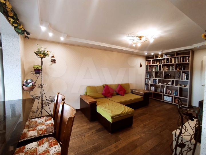 3-к. квартира, 57 м², 2/5 эт.