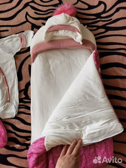 Комплект на выписку для девочки