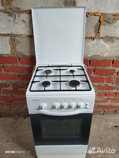 Продам газовую плиту Гефест