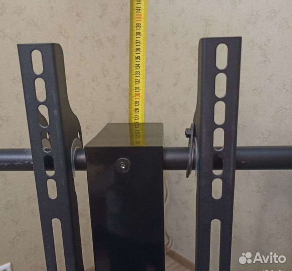 Стеклянная тумба под аппаратуру и тв