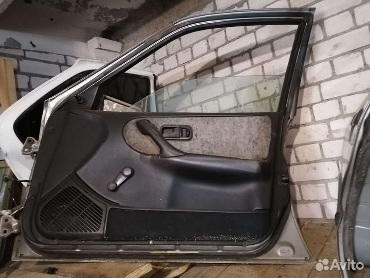 Дверь передняя правая nissan primera p10