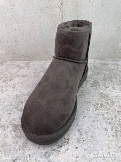 Ugg Classic Mini II