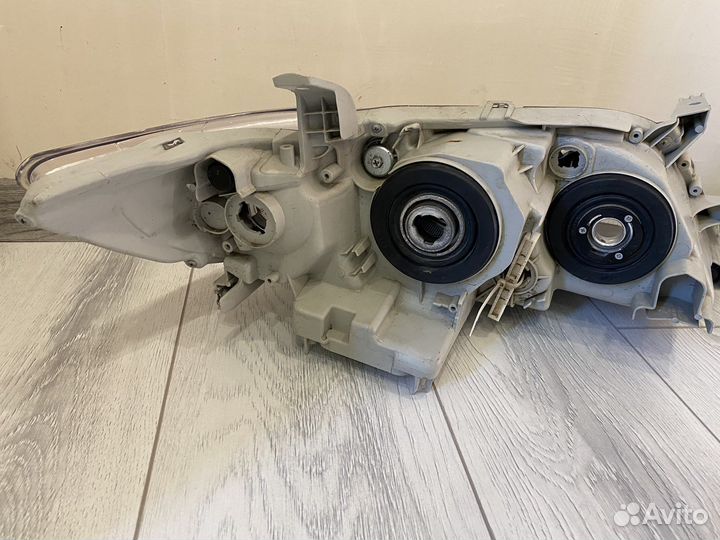 Фары на toyota camry 40 ксенон