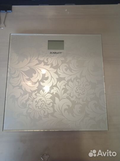 Весы напольные электронные Scarlett