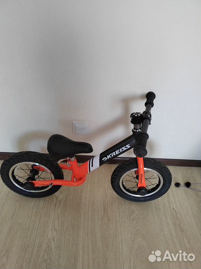 Беговел Kreiss 12 дюймов с надувными колесами