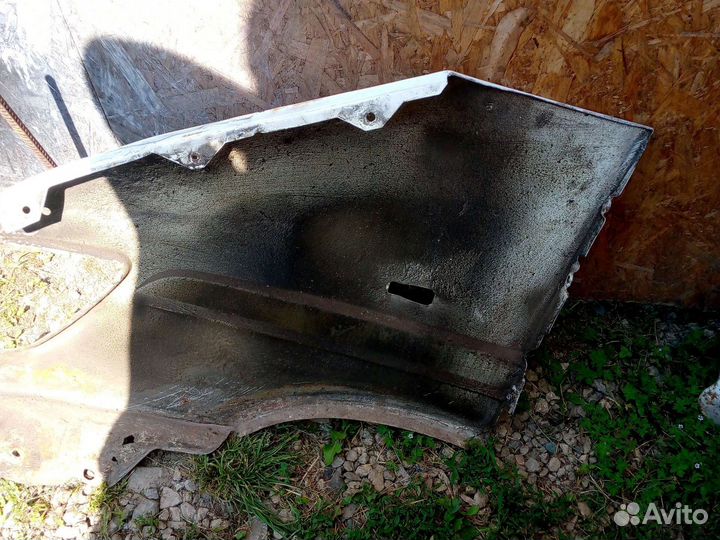 Крыло мерседес спринтер