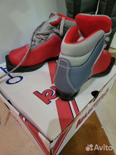 Лыжные ботинки классические детские и взрослые