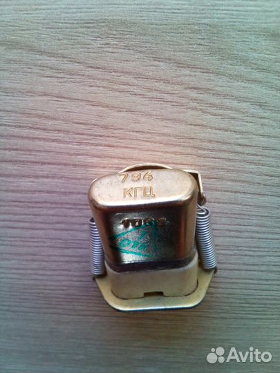 Кгц 794. Кварцевый резонатор с держателем из СССР