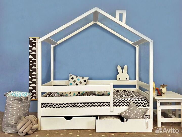 Детская односпальная кровать домик
