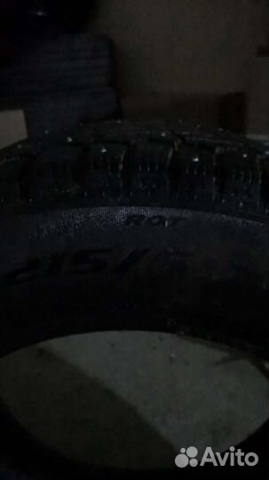 Pirelli Ice Zero 2 215/65 R16