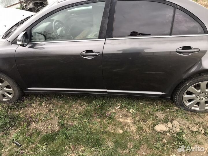 Дверь toyota avensis 2