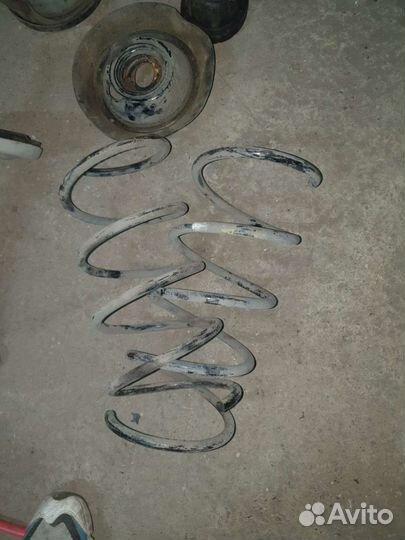 Пружина на мерседес 203