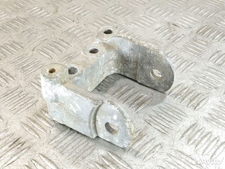 Кронштейн двигателя Mitsubishi Outlander XL (CW)