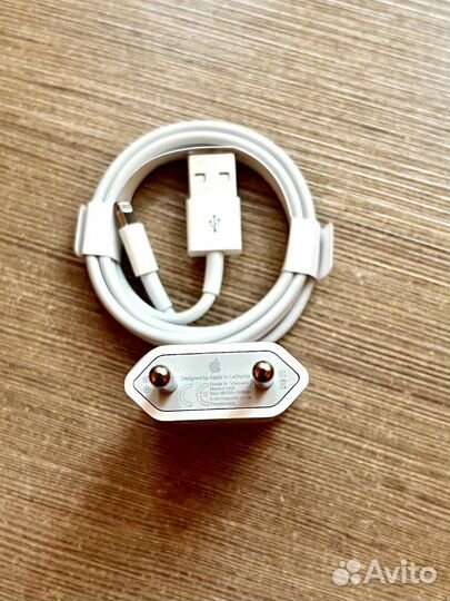 Зарядка на iPhone 5W новая