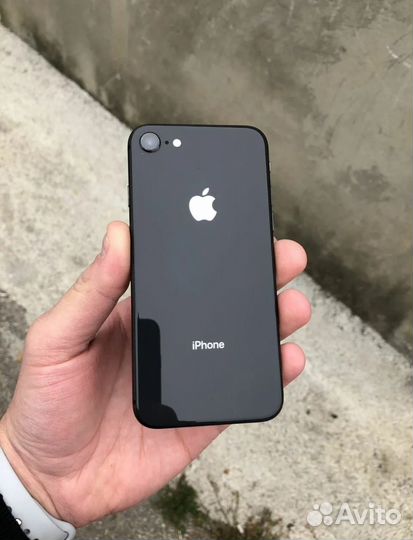 iPhone 8, 64 ГБ
