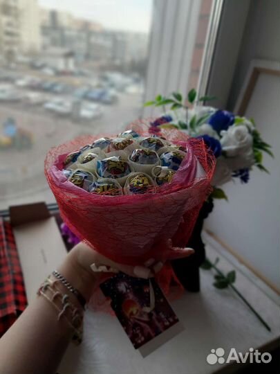 Сладкий букет. Букет из рафаэлло, чупа-чупсов