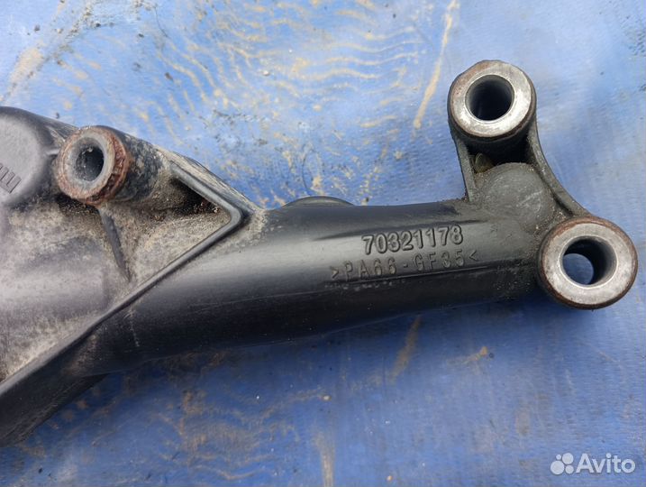 Корпус масляного фильтра Mercedes-Benz Sprinter