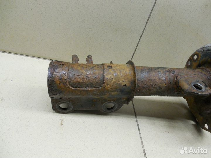 Амортизатор передний правый Aveo (T300) 2011