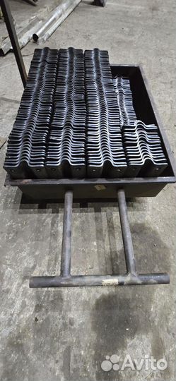 Скоба металлическая двухлапковая