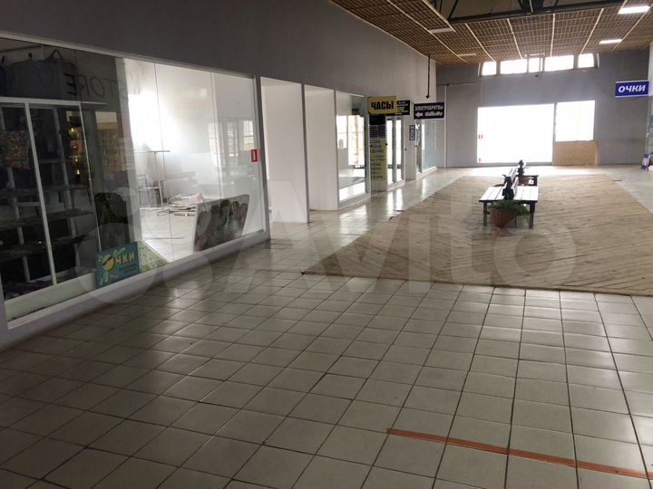 Торговая площадь, 1300 м²