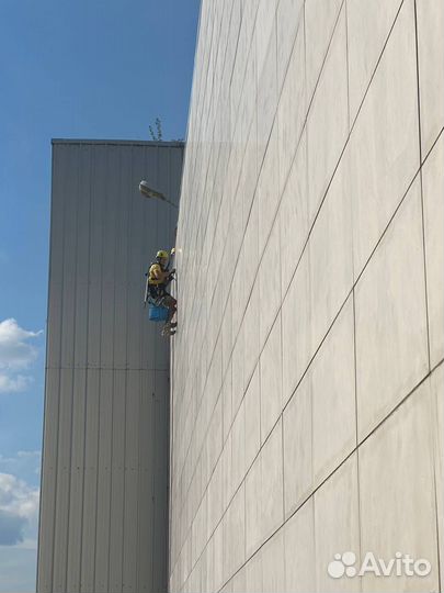 Мытье, мойка окон и фасада. Промышленный альпинизм