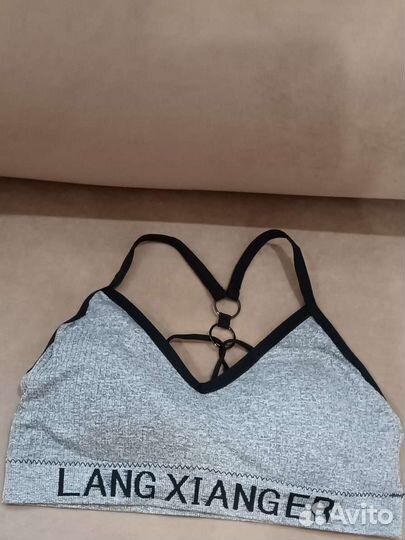 Топик женский спортивный