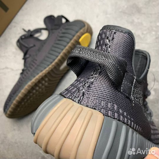 Кроссовки Adidas Yeezy Boost 350 v2 Cinder (36-45)