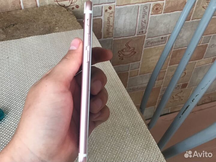 Телефон iPhone 6s
