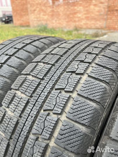 Toyo Winter Tranpath MK4a 225/55 R17